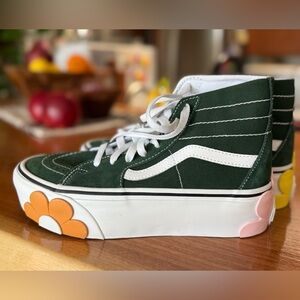 Vans Green and White High-Top Sneakers with Jazz Stripe NWOT